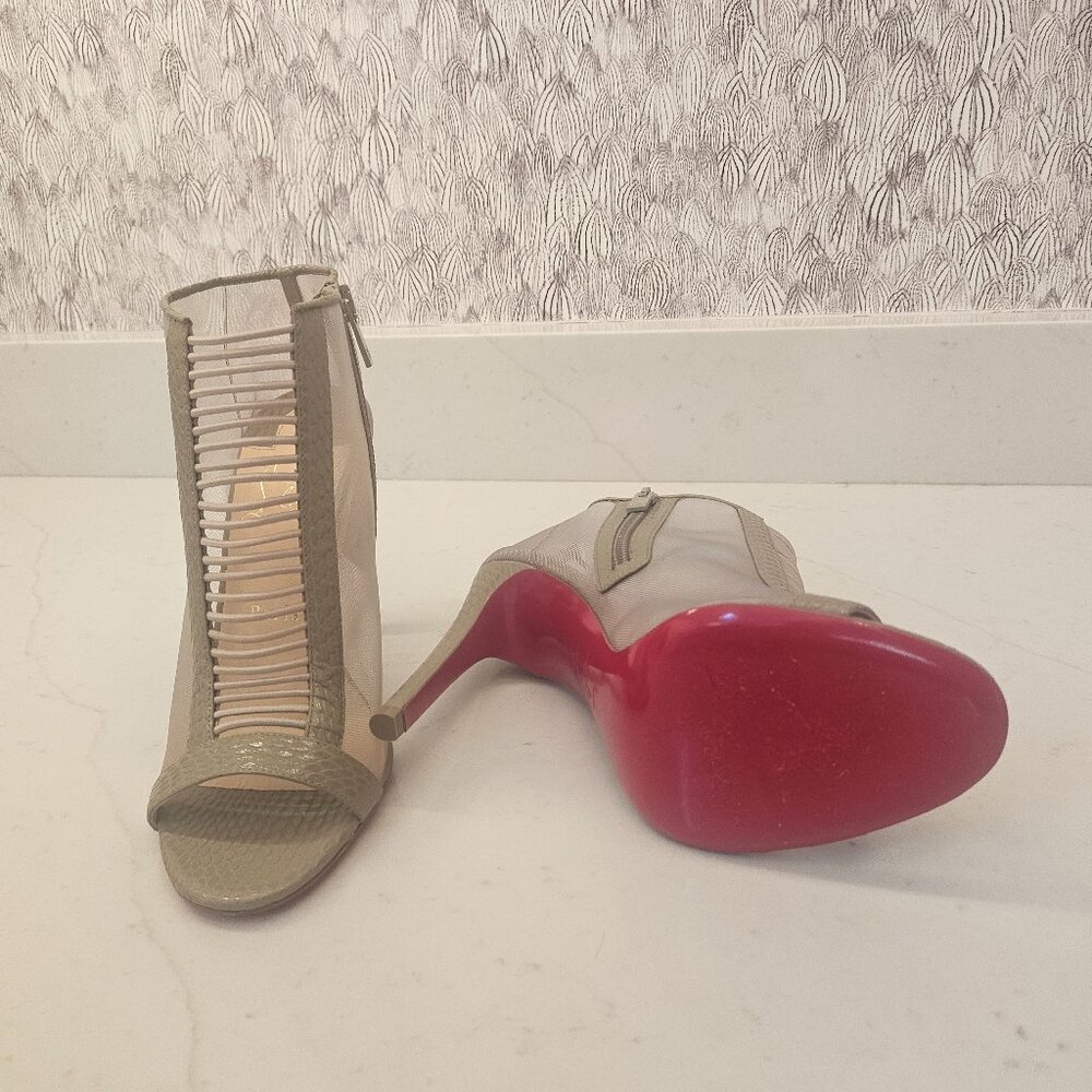 Christian Louboutin Trouble 100 Nude Mesh size 8Heel Pump Size 8